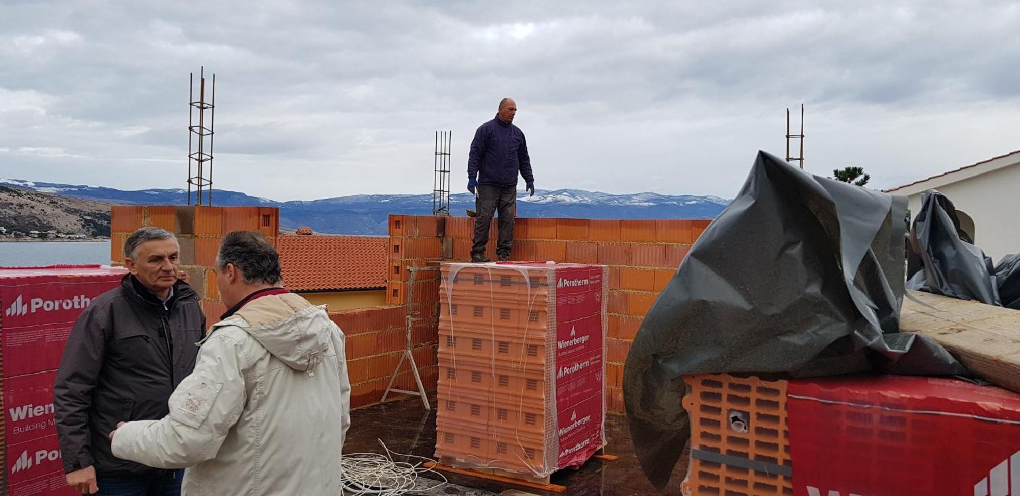 Vis A Vis Baška