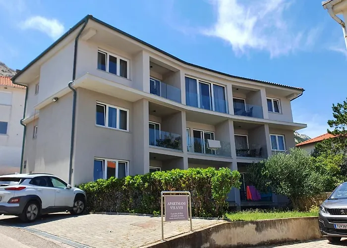 Vis A Vis Apartments