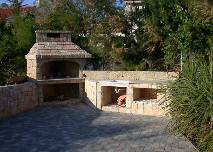 Vis A Vis Apartments