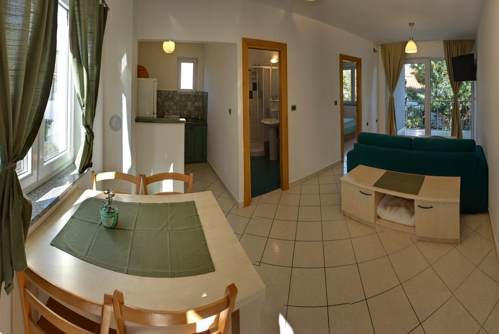 Apartment Vis A Vis Apartments *