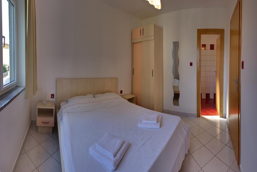 Apartment Vis A Vis Apartments *