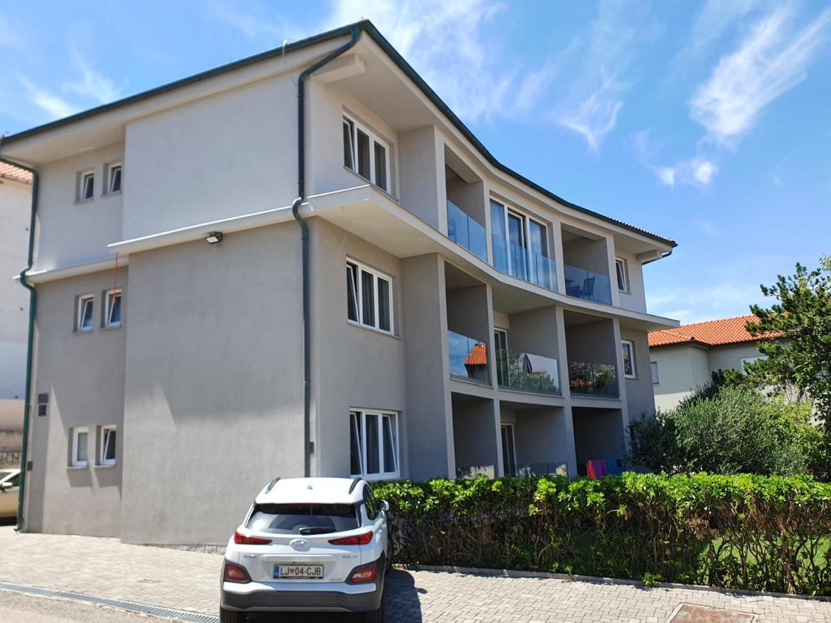 Apartment Vis A Vis Apartments *
