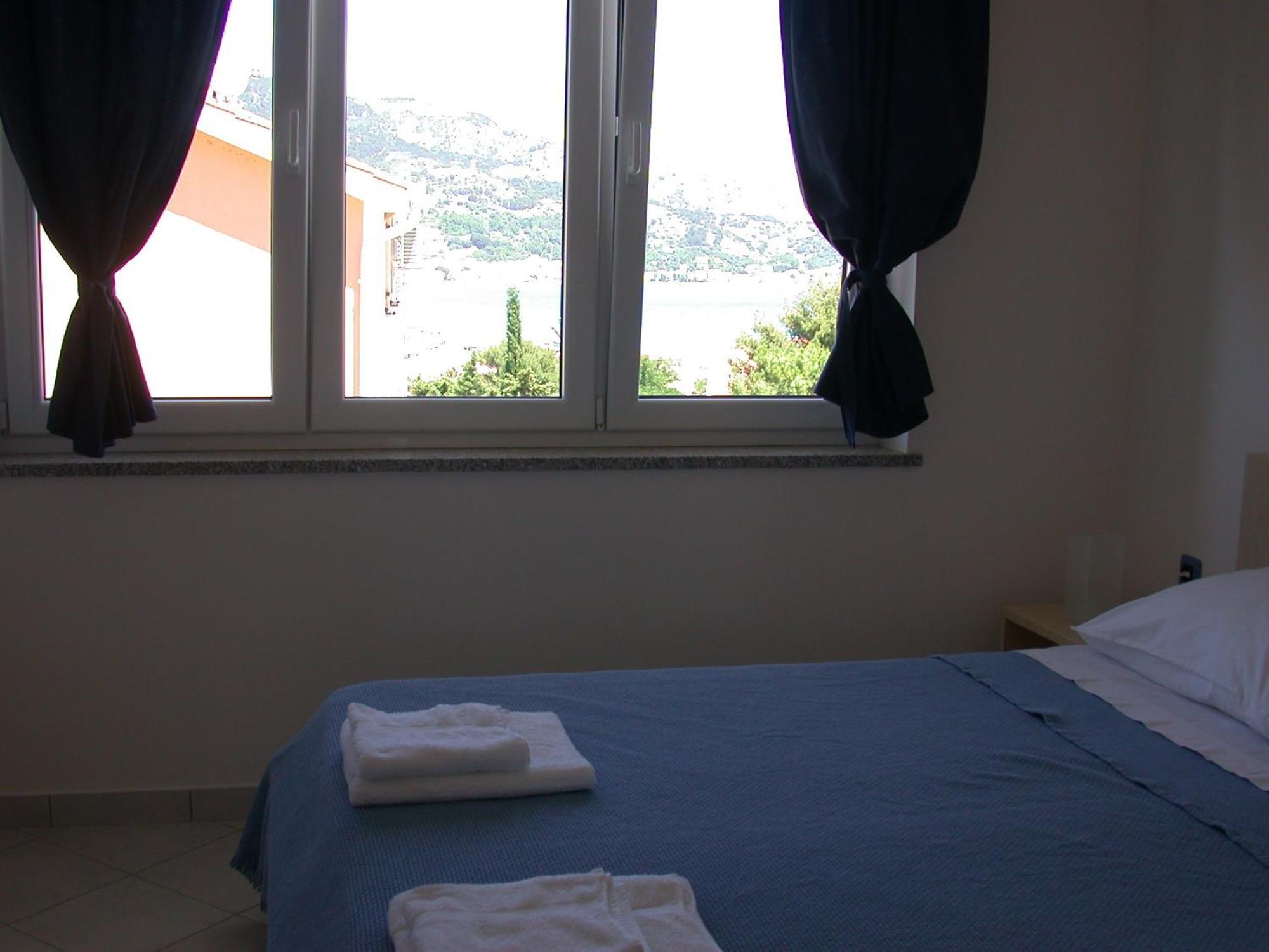 Vis A Vis Apartments Baska (Krk)